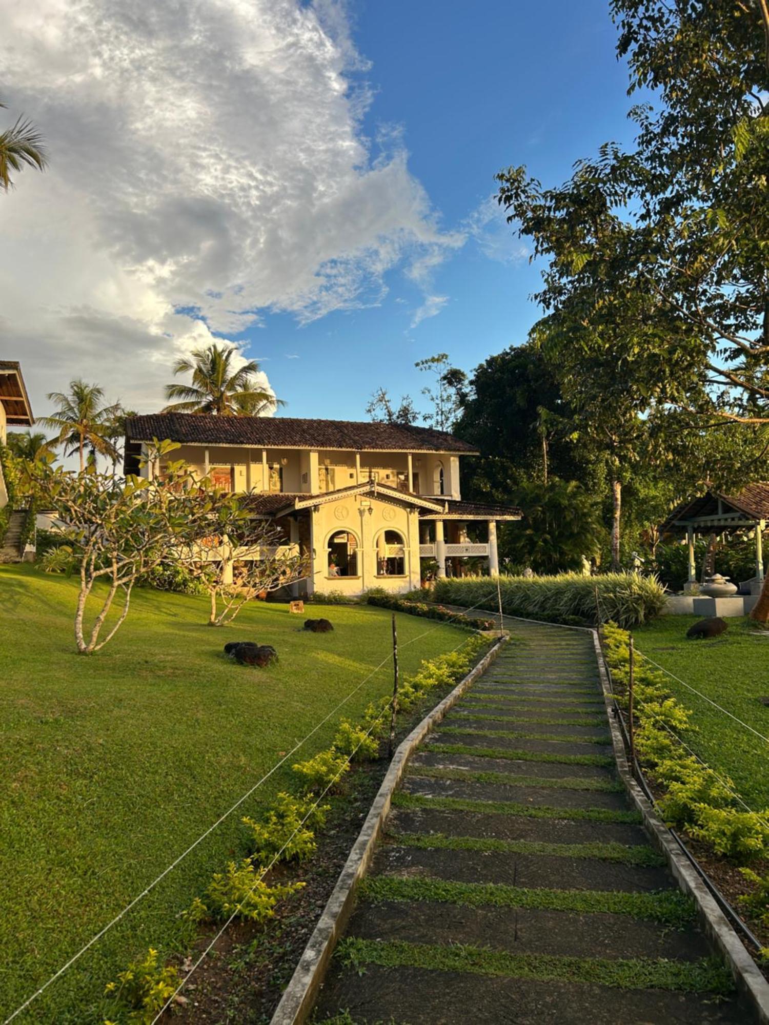 Villa Kubura Хіккадува Екстер'єр фото