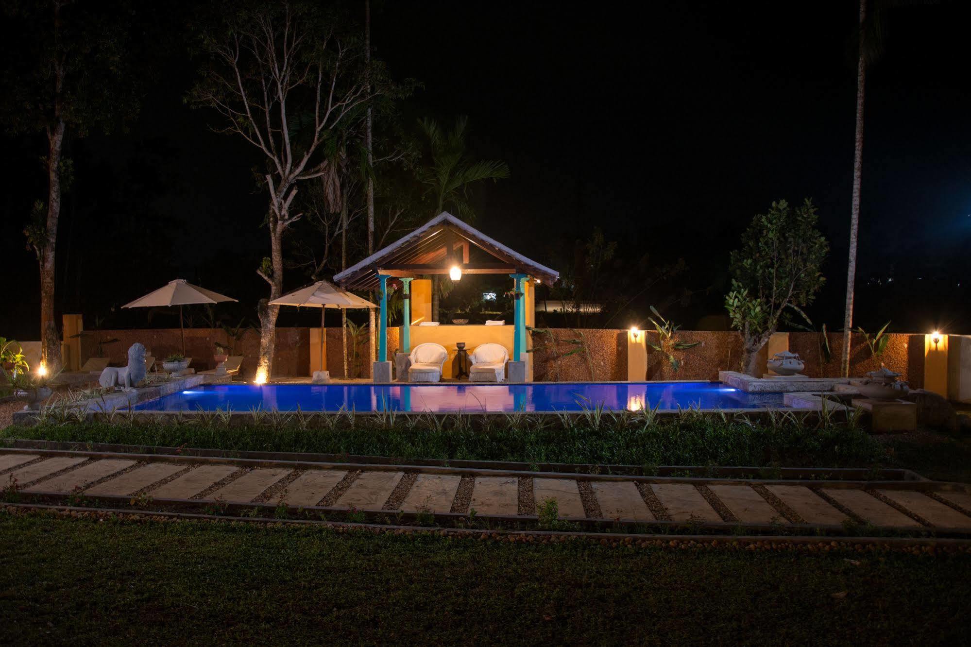 Villa Kubura Хіккадува Екстер'єр фото